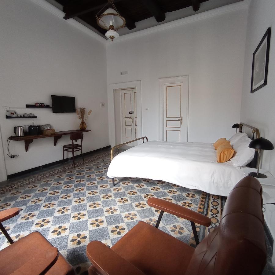 Hotel La Casa Nova à Naples Extérieur photo